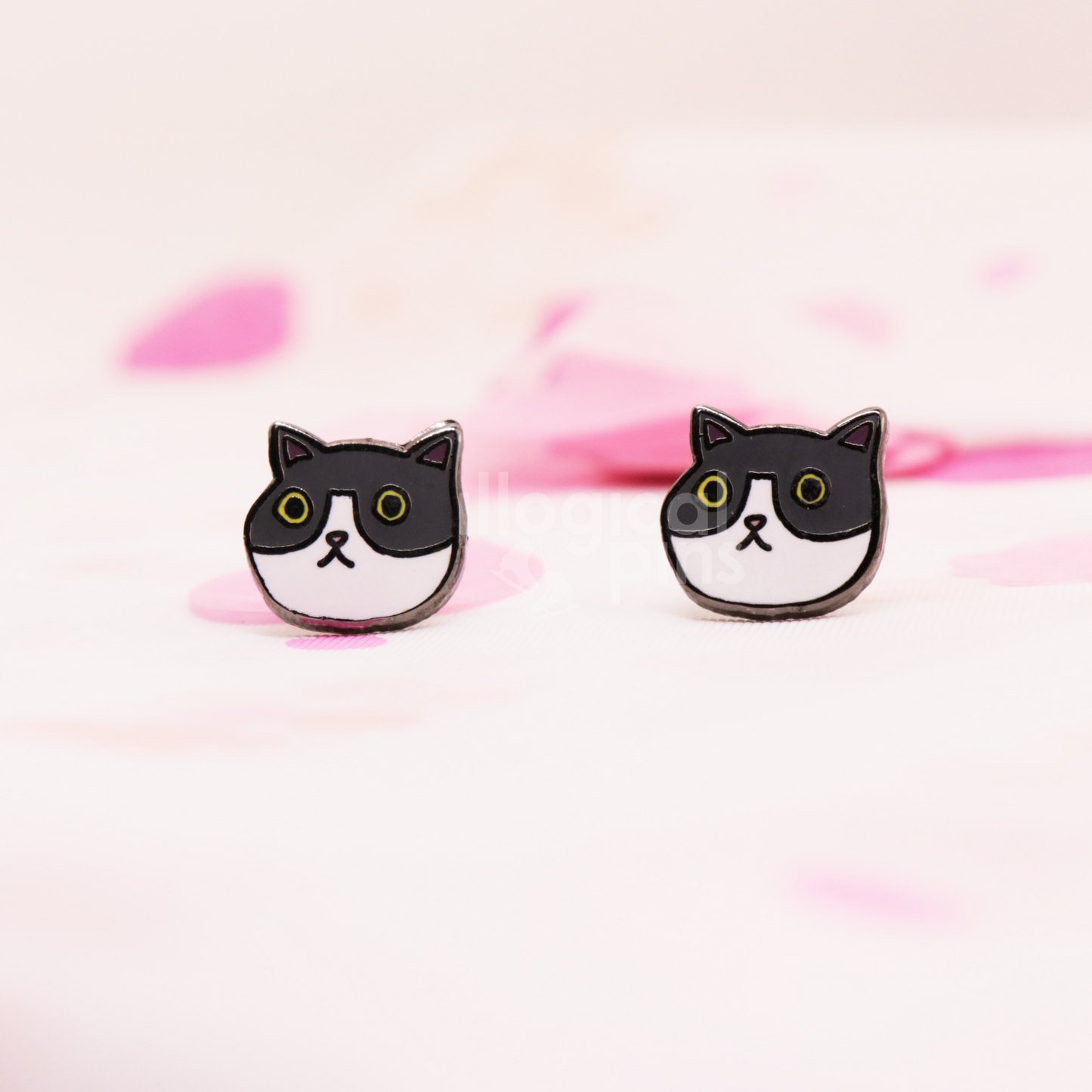 Shocked Cat Earrings