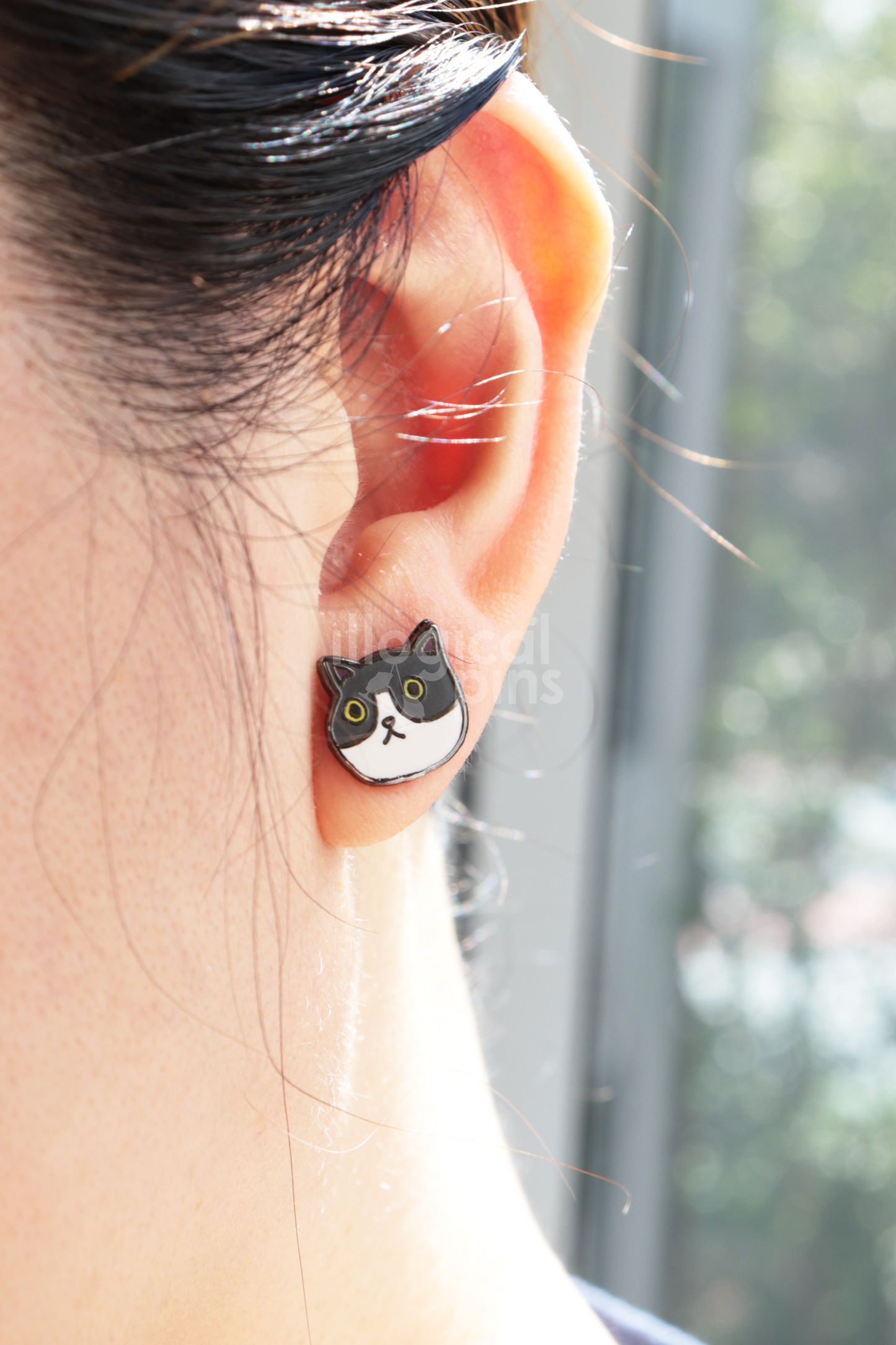 Shocked Cat Earrings
