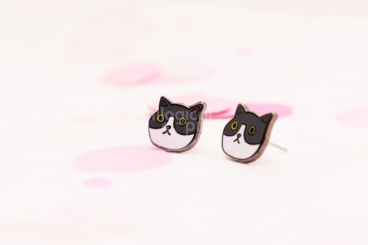 Shocked Cat Earrings