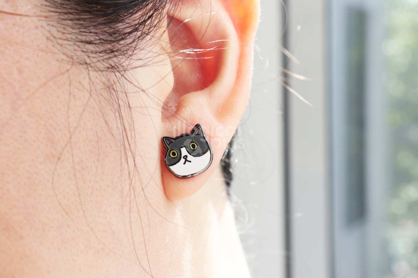 Shocked Cat Earrings